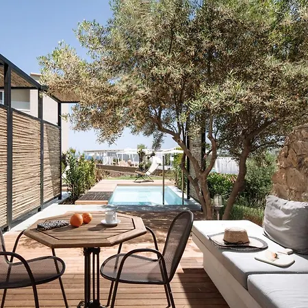 Antigoni Seaside Hotel