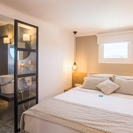 Antigoni Seaside Hotel