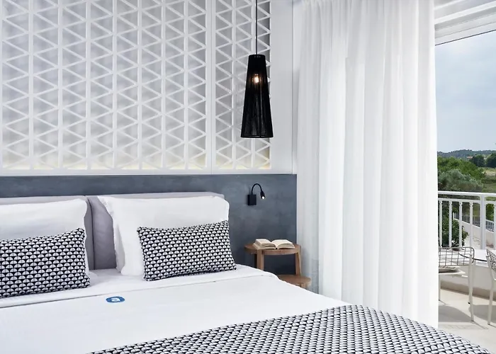 Antigoni Seaside Hotel 4*