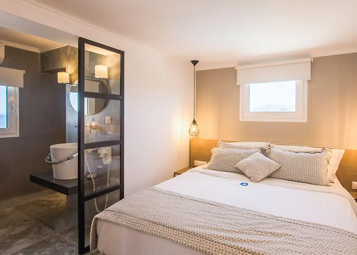 Antigoni Seaside Hotel