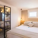 Antigoni Seaside Hotel