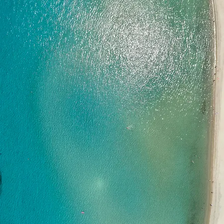 Antigoni Seaside מלון 4*