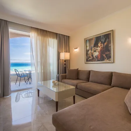 Antigoni Seaside מלון 4*
